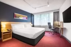 Accessible Guestroom at Holiday Inn Melbourne Airport